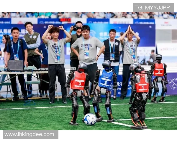 北京足球队逆袭之路揭秘精英赛特别报道展现团队拼搏精神与荣耀时刻 北京足球队逆袭之路揭秘精英赛特别报道展现团队拼搏精神与荣耀时刻