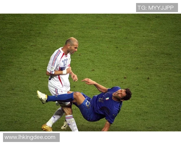 历史最佳50足球明星的传奇之路与辉煌成就回顾