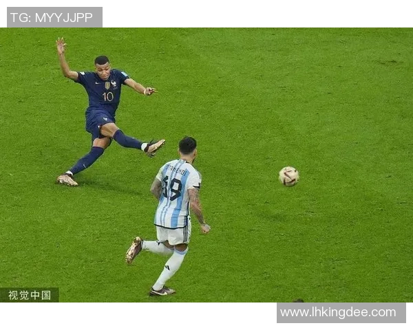 英国退役足球明星全景盘点与成就回顾